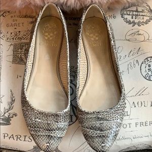 Vince Camuto flats sz 8